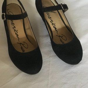 American Rag Pump Small Heel Black Velvet